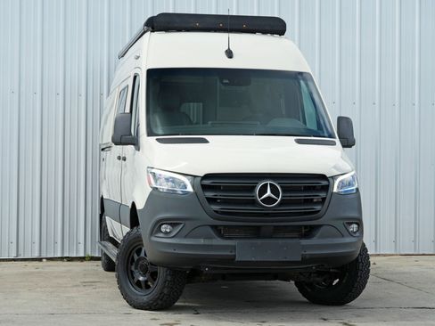 Used 2020 Mercedes-Benz Sprinter 2500 w/ Premium Plus Package image 4