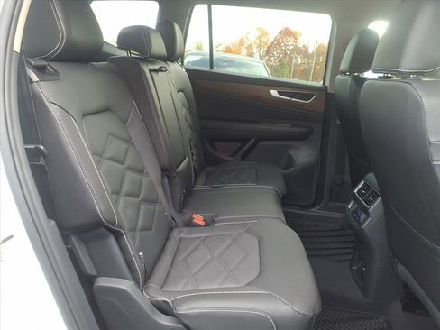 New 2026 Volkswagen Atlas SE image 7