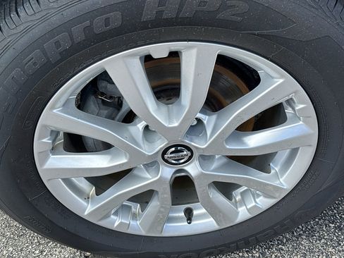 Used 2019 Nissan Rogue S w/ Special Edition Package AWD/4WD image 9