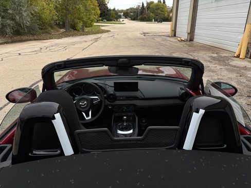 New 2025 MAZDA MX-5 Miata Club w/ Weather Package RWD image 26