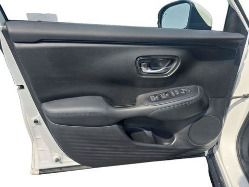 Used 2024 Honda HR-V LX image 7