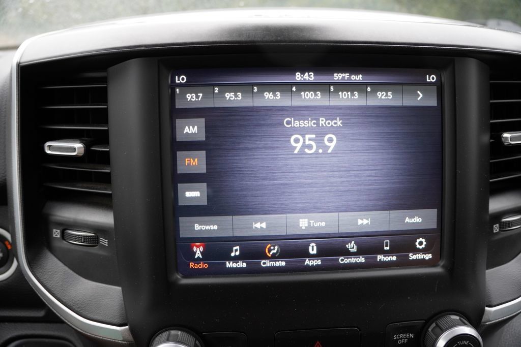 Used 2019 RAM 1500 Big Horn AWD/4WD image 5