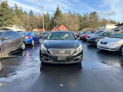 Used 2016 Hyundai Sonata SE w/ Cargo Package image 2