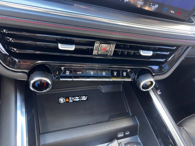 Certified 2025 Chevrolet Suburban RST w/ Advanced Technology Package AWD/4WD image 35