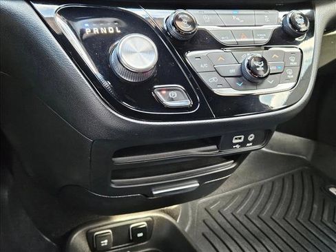 Used 2019 Chrysler Pacifica Touring Plus w/ S Appearance Package image 15