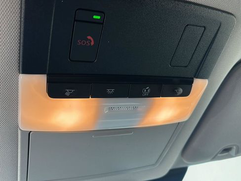 Used 2023 Nissan Pathfinder SL AWD/4WD image 18