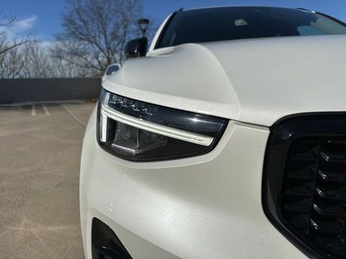 Certified 2025 Volvo XC40 B5 Plus image 12