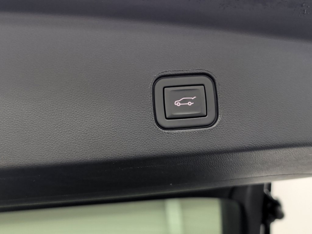 Used 2024 Cadillac Lyriq Luxury w/ LPO, Floor Liner Package AWD/4WD image 31