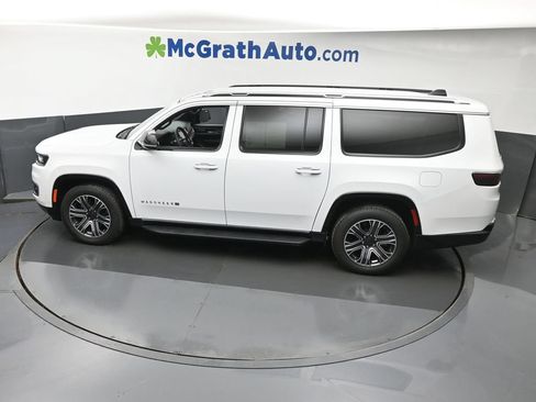 Used 2024 Jeep Wagoneer L Series II w/ Flexible Seating Group AWD/4WD image 35