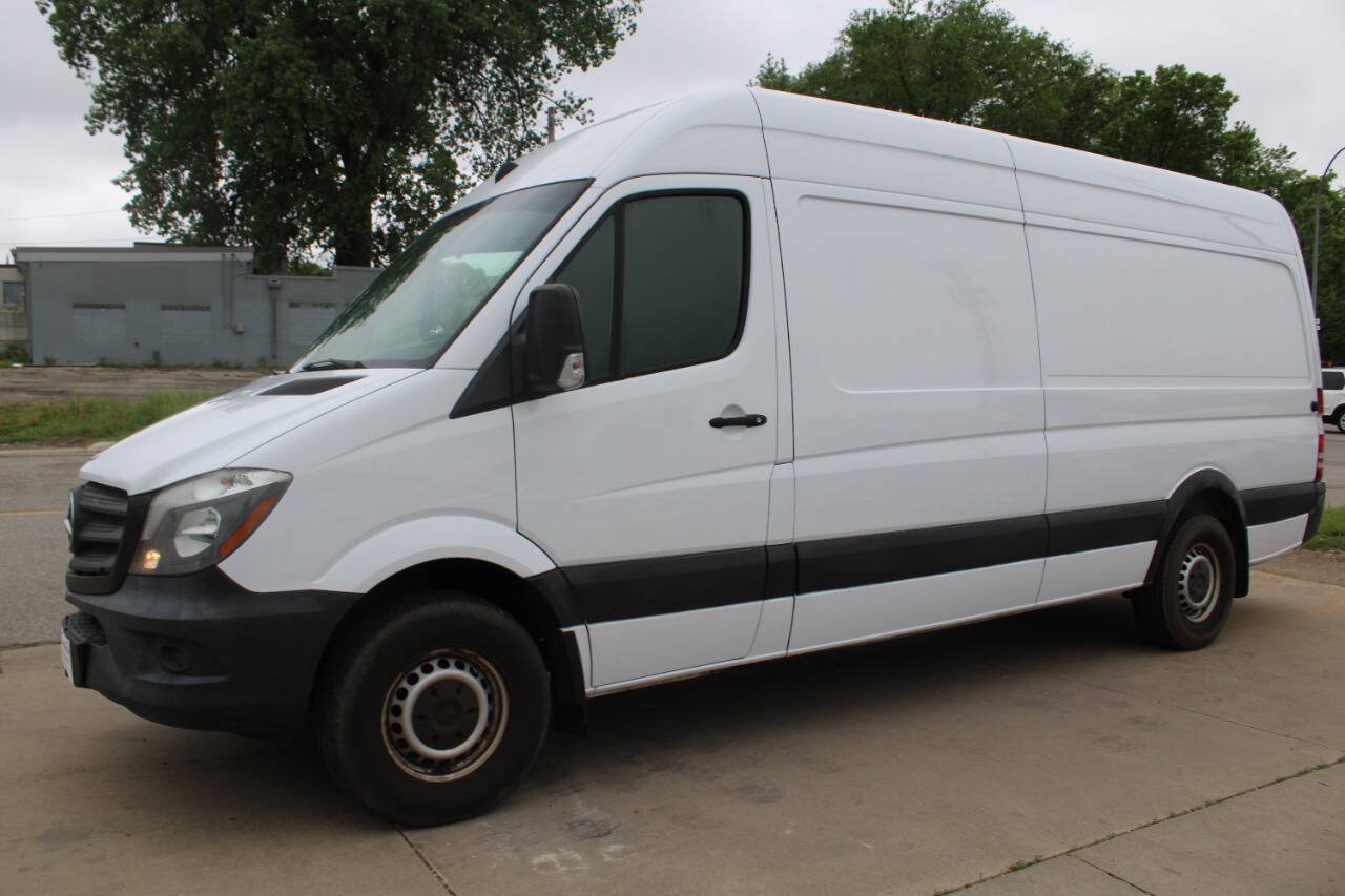Used 2015 Mercedes-Benz Sprinter 2500 image 4