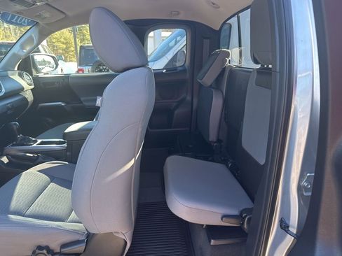 Used 2017 Toyota Tacoma SR5 image 27