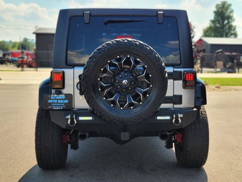 Used 2013 Jeep Wrangler Unlimited Sahara w/ Connectivity Group AWD/4WD image 5