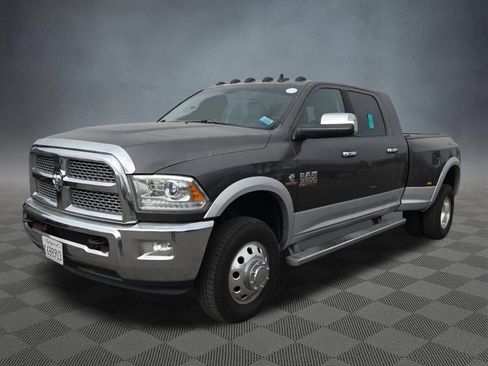 Used 2014 RAM 3500 Laramie w/ Convenience Group AWD/4WD image 3