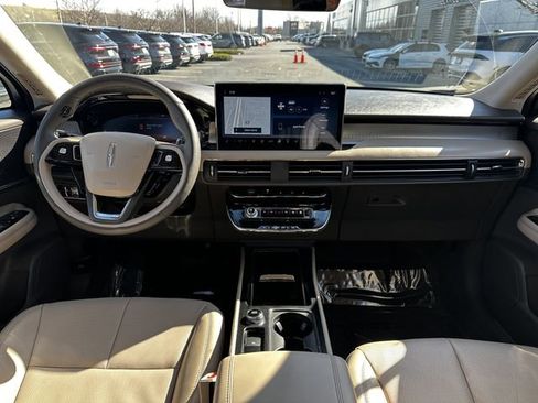 Certified 2024 Lincoln Corsair Premiere w/ Equipment Group 101A image 15