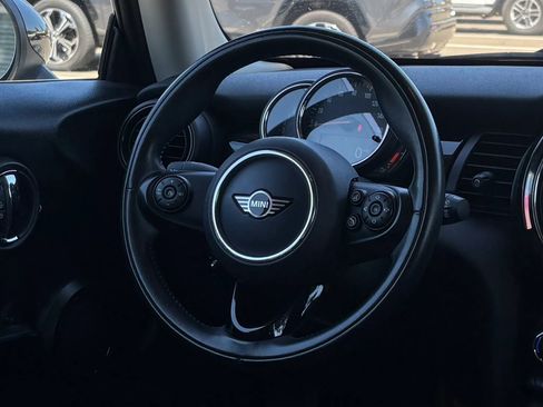 Used 2019 MINI Cooper 2-Door Hardtop FWD image 22