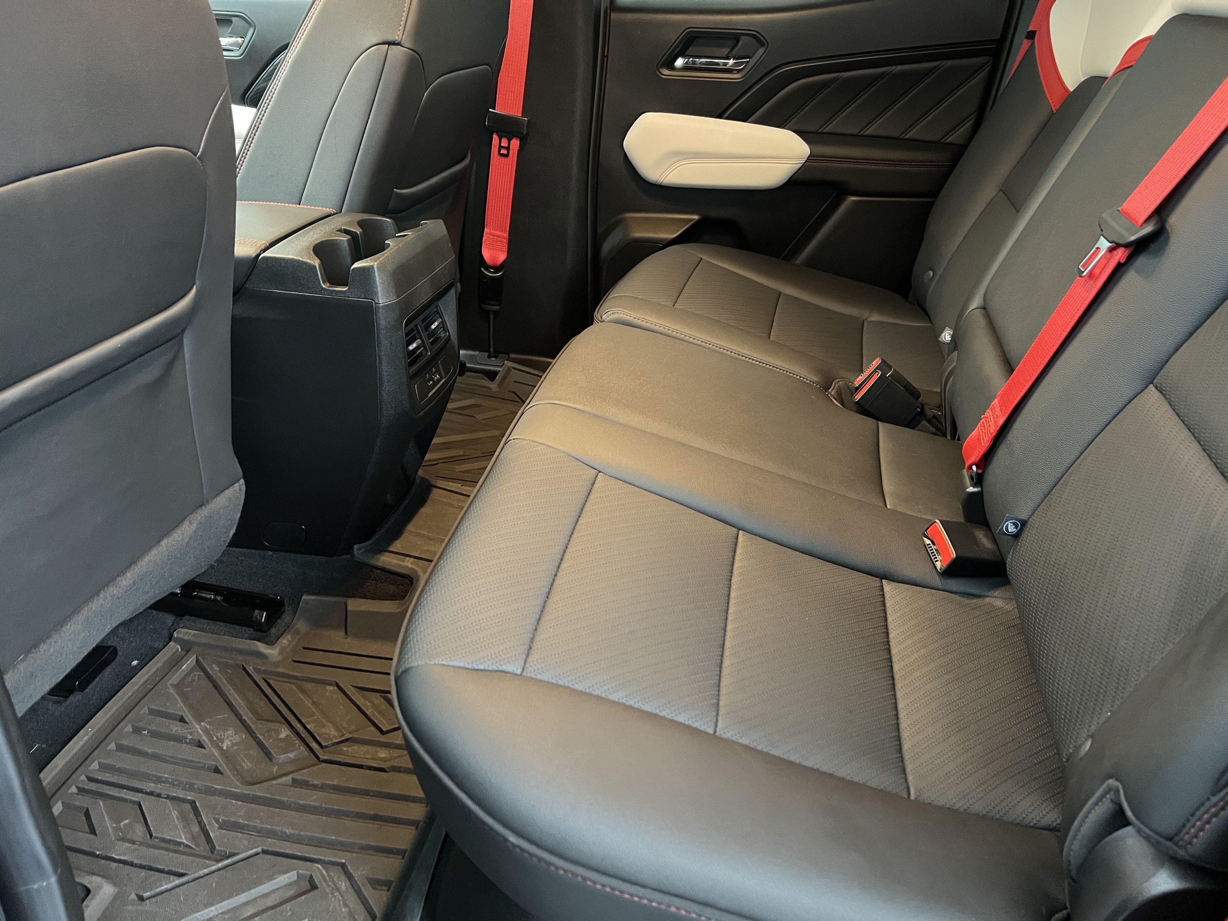 Used 2024 GMC Canyon AT4X AWD/4WD image 16