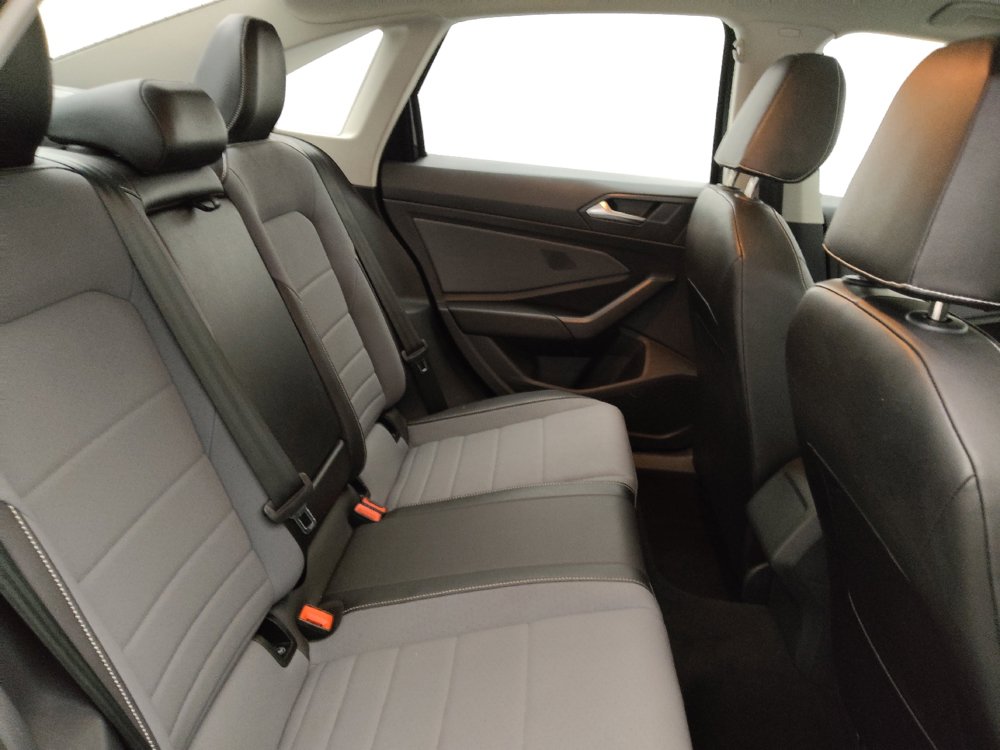 Used 2025 Volkswagen Jetta SE FWD image 19