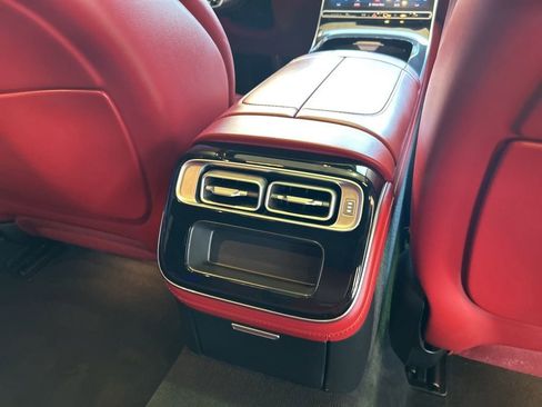 Used 2022 Mercedes-Benz S 580 4MATIC Sedan w/ AMG Line Package image 31