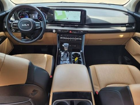 Used 2024 Kia Carnival EX FWD image 22
