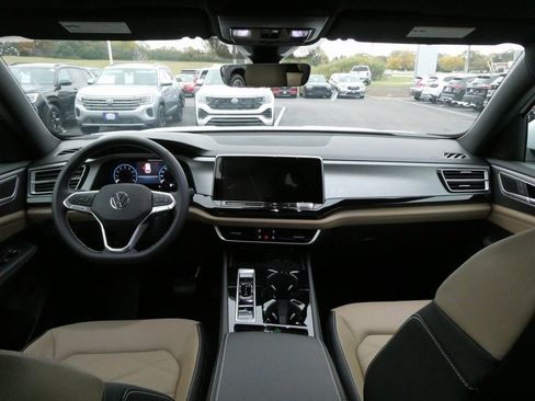 New 2026 Volkswagen Atlas Cross Sport SE image 34