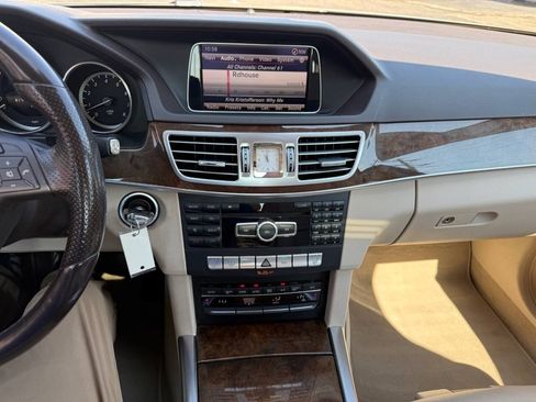 Used 2014 Mercedes-Benz E 350 4MATIC Sedan image 13