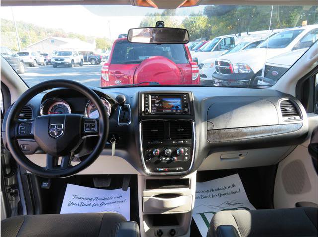Used 2017 Dodge Grand Caravan SE FWD image 6