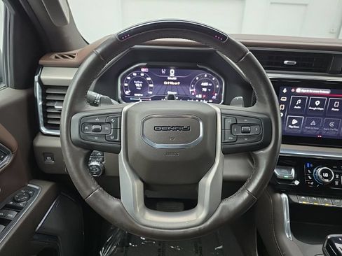 Used 2024 GMC Sierra 1500 Denali w/ Technology Package AWD/4WD image 21
