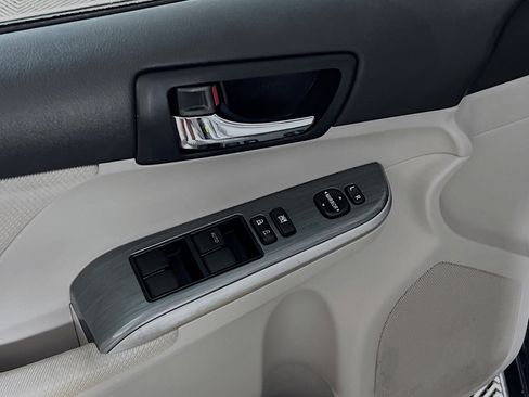 Used 2012 Toyota Camry XLE w/ Convenience Pkg FWD image 17