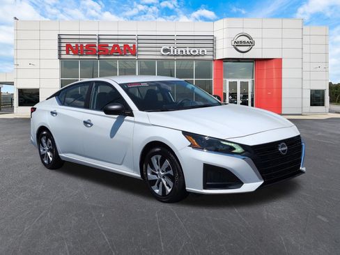 Used 2025 Nissan Altima 2.5 S FWD image 1