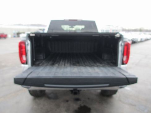 Used 2022 GMC Sierra 1500 SLT image 8