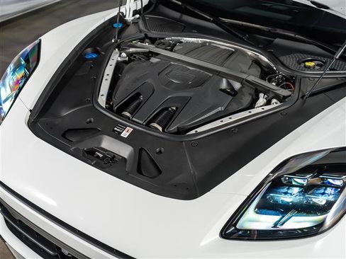 Certified 2025 Porsche Panamera image 16