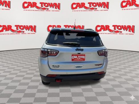 Used 2024 Jeep Compass Trailhawk AWD/4WD image 7