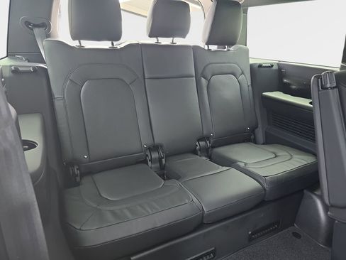 New 2026 Land Rover Defender 130 X-Dynamic SE AWD/4WD image 13