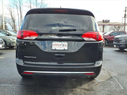 Used 2019 Chrysler Pacifica Touring-L w/ Advanced Safetytec Group image 20