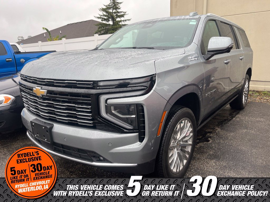 Used 2025 Chevrolet Suburban High Country AWD/4WD image 2