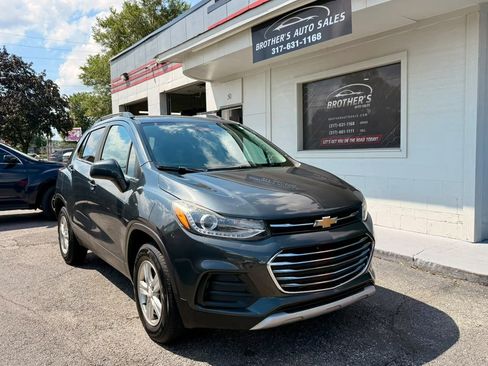 Used 2017 Chevrolet Trax LT AWD/4WD image 11