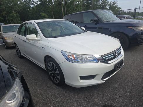 Used 2015 Honda Accord Touring image 3
