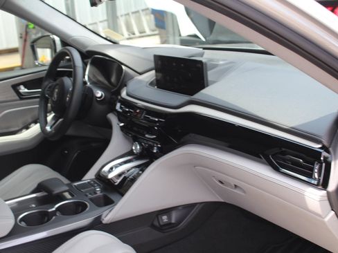 Certified 2024 Acura MDX SH-AWD w/ Advance Package image 20
