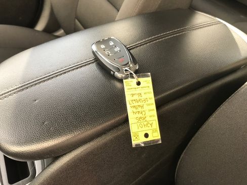 Used 2025 Chevrolet Malibu LT FWD image 25