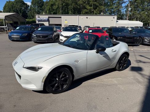 Used 2016 MAZDA MX-5 Miata Club RWD image 1