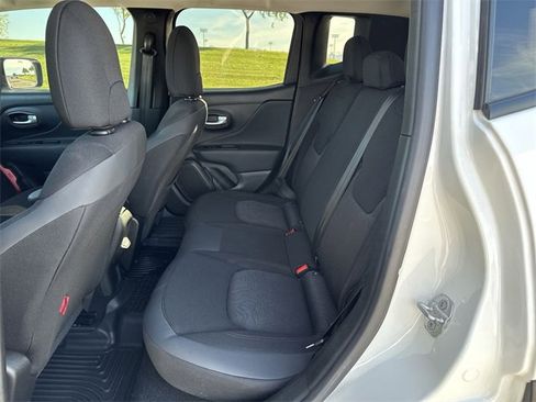 Used 2023 Jeep Renegade Trailhawk image 23