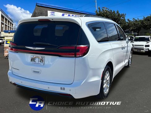 Used 2022 Chrysler Pacifica Touring-L FWD image 8