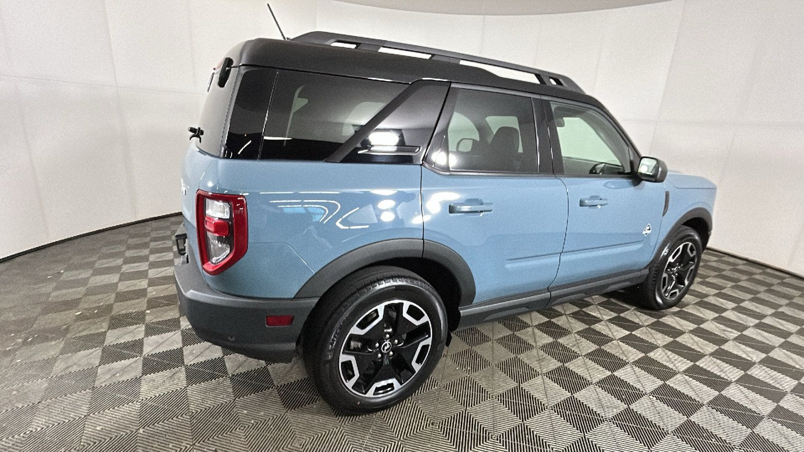 Used 2022 Ford Bronco Sport Outer Banks w/ Tech Package AWD/4WD image 3