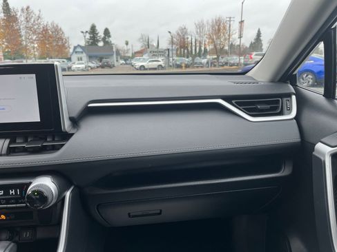 Used 2025 Toyota RAV4 LE image 35