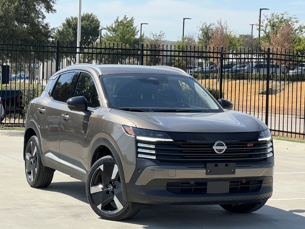 Certified 2026 Nissan Kicks SR FWD image 2