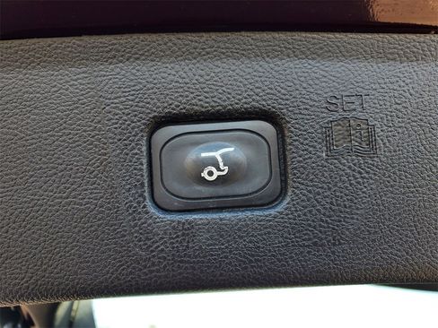 Used 2024 Ford Edge Titanium image 31