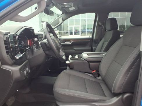 Used 2025 Chevrolet Silverado 1500 LT AWD/4WD image 22
