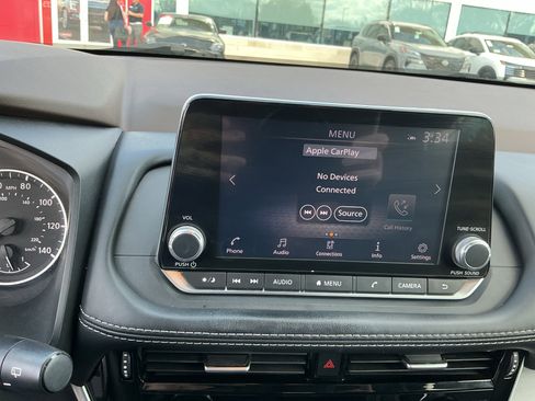 Used 2021 Nissan Rogue SV w/ Premium Package image 12