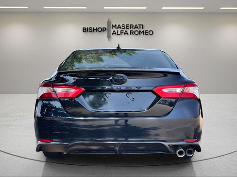 Used 2020 Toyota Camry SE w/ Convenience Package FWD image 4