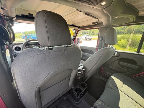Used 2024 Jeep Wrangler Unlimited Sport AWD/4WD image 18